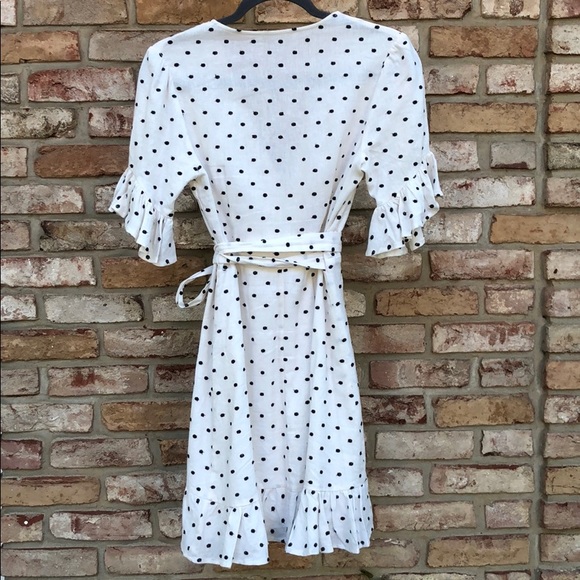Ivory linen wrap dress with embroidered dots - Picture 4 of 5
